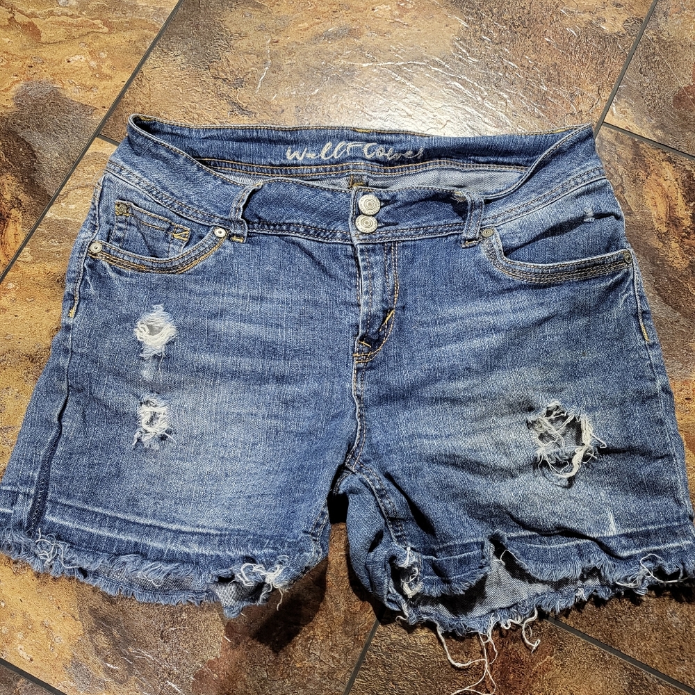 Junior Jean distressed shorts